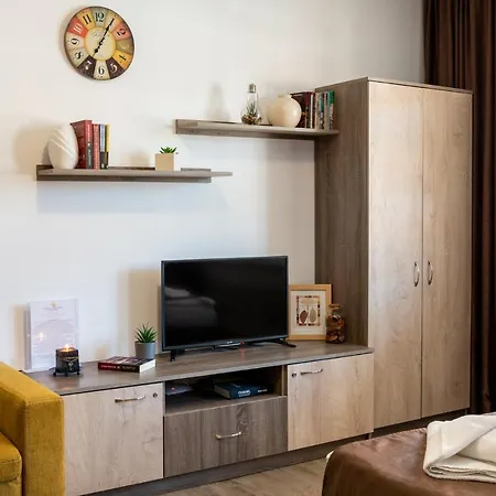 Luxor Apartman *