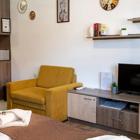 Luxor Apartman *
